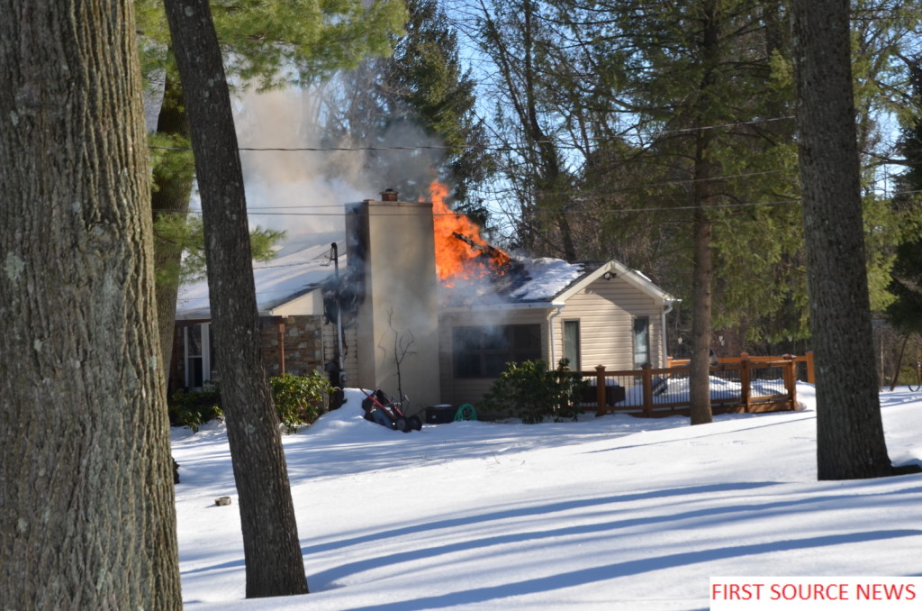 RAW VIDEO: 2nd alarm house fire in Upper Saucon, PA. – Newsworking